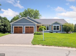 861 Autumn Dr, Woodbury, MN 55125