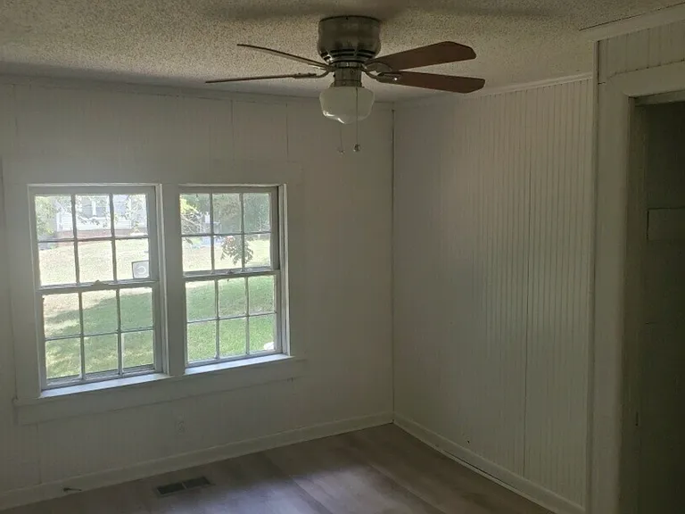 55 E Cork St #B — Photo 11