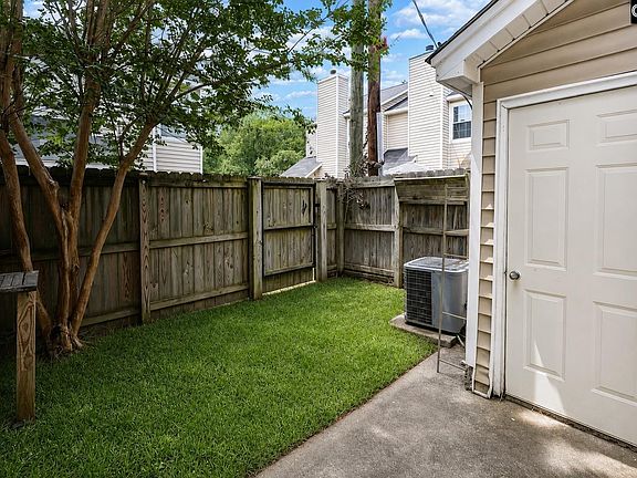 2nd image of 115 Mulberry Ln