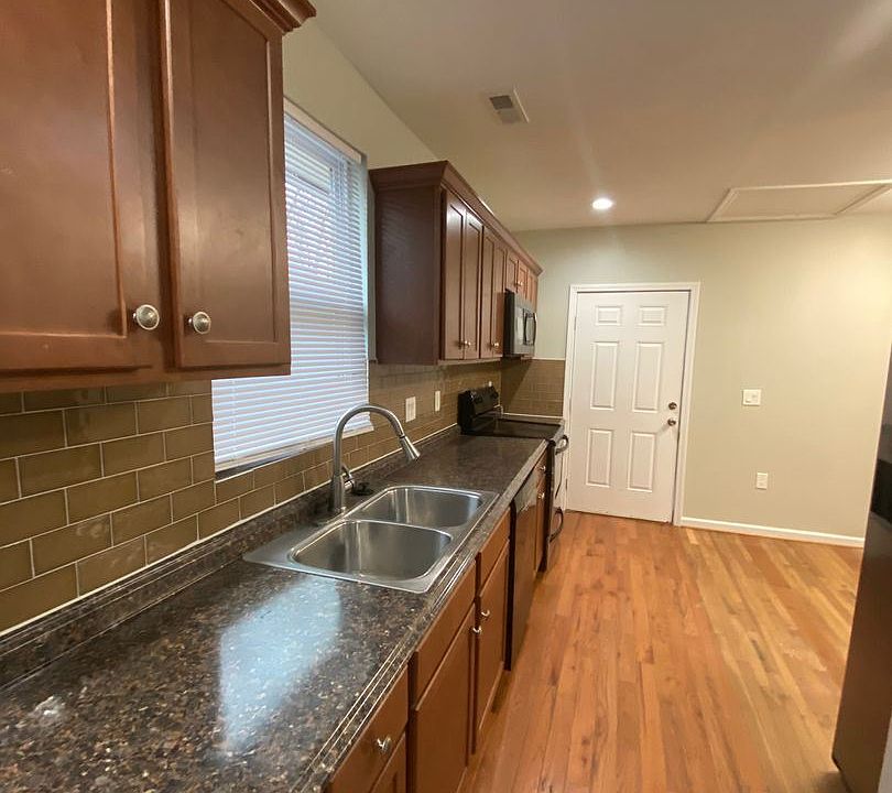1st image of 215 Race St