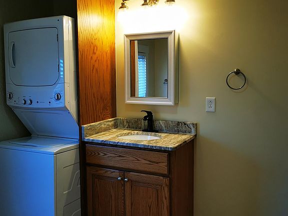 5th image of 438 W Maple St #1/2