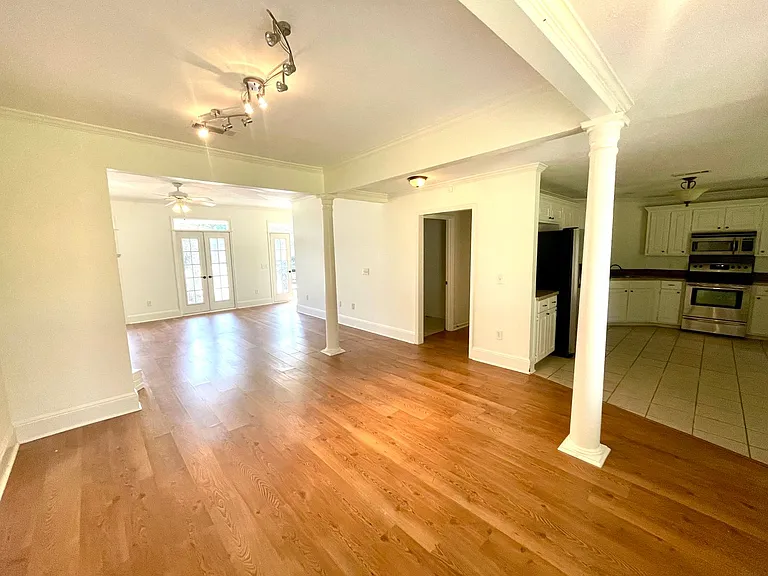 208 Chestnut Dr — Photo 7