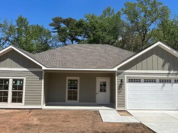 25 Memory Ln, Eufaula, AL 36027