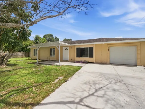 2299 SE Glover St, Port Saint Lucie, FL 34984