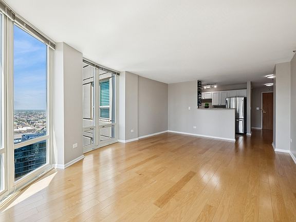3rd image of 345 N La Salle Dr APT 4105