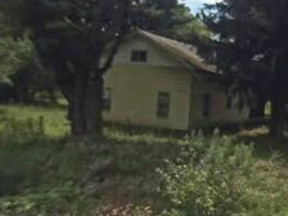 2nd image of 8286 Main St