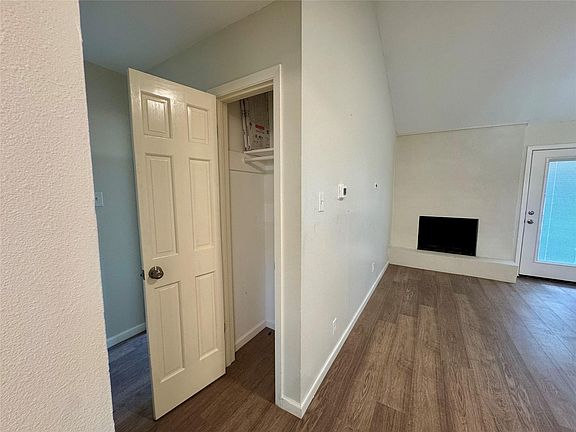 5th image of 9501 Quail Ct #A