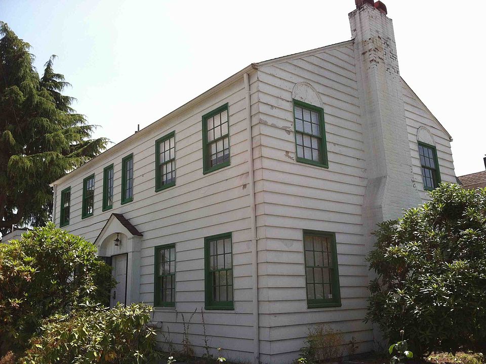 2nd image of 4756 18th Ave NE