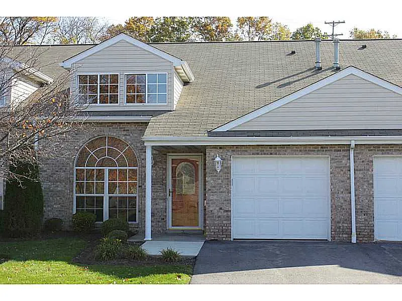 103 Malcolm Ct photo 1