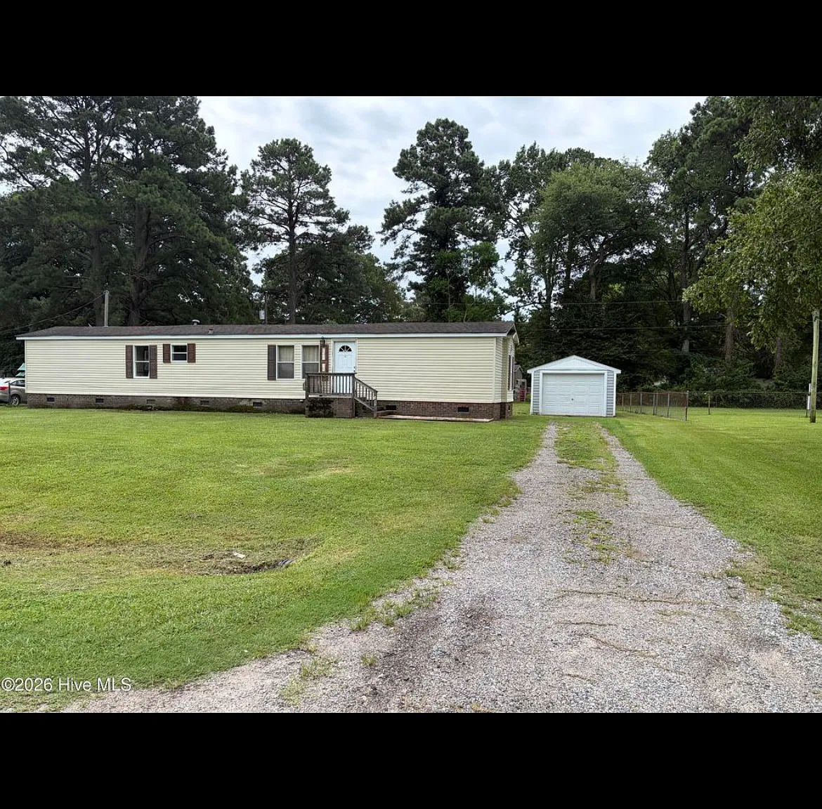 2 bed, 974 sqft, $1,600 — Photo 1
