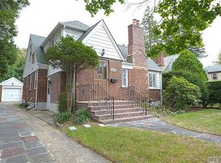 86 Tobin Ave, Great Neck, NY 11021