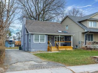 27 Pine Ave S, Mississauga, ON L5H 2P5