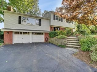 108 Nottingham Rd, Ramsey, NJ 07446