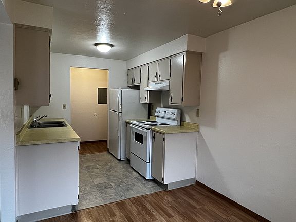 4th image of 3514 Sandra Ave N #33
