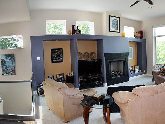 4th image of 20263 Longview Dr