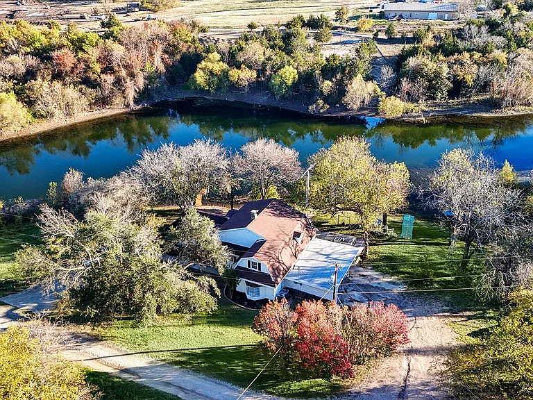260 McGraw Ln — Photo 45