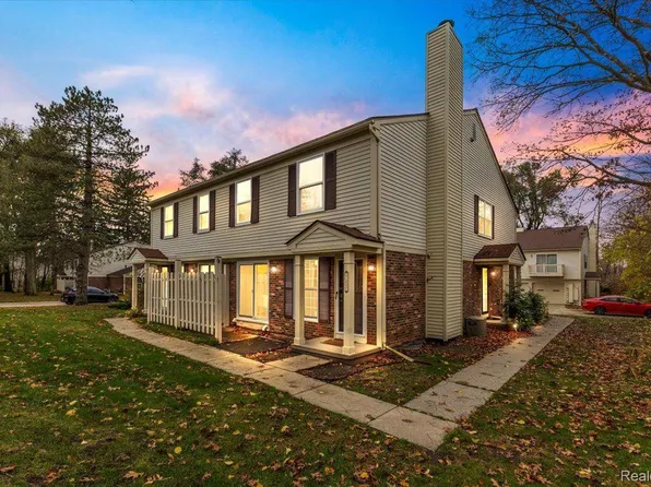 2148 Hidden Meadows Dr Unit C, Walled Lake, MI 48390