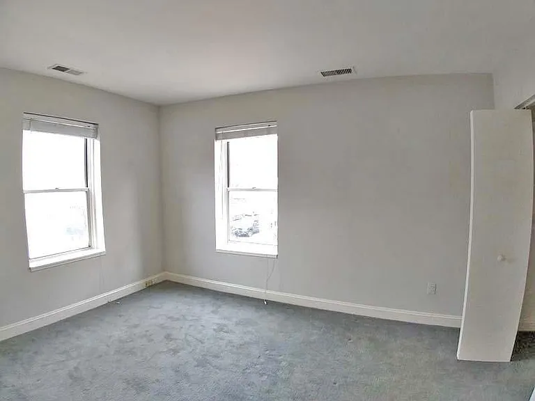 711 G St NE #2 — Photo 14