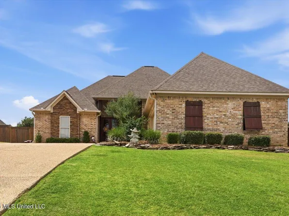 218 Emerald Cir, Brandon, MS 39047