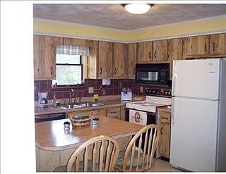 2nd image of 208 Pine Dr