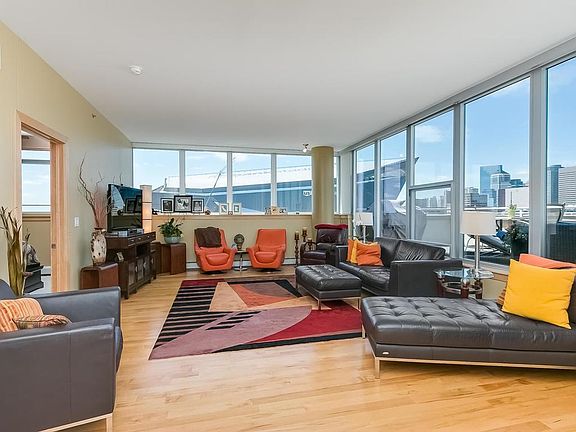 4th image of 215 10th Ave S Unit 724