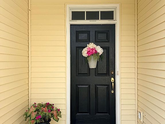 2nd image of 121 Cabrill Dr