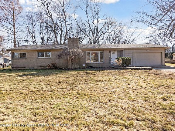 3rd image of 4555 Eastwood Dr
