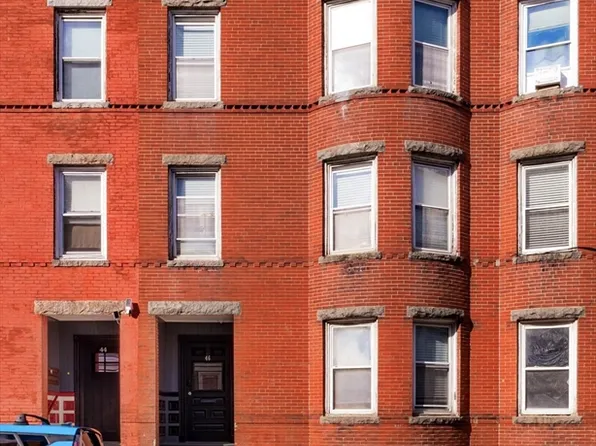 46 Saxton St, Dorchester, MA 02125