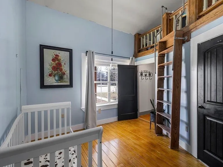 403 W Main St — Photo 10