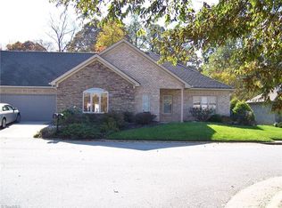 6 Stone Ridge Ct, Greensboro, NC 27455