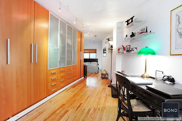 Rented by Bond New York | media 17