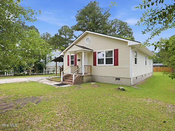 2nd image of 913 Fort Totten Drive