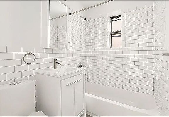 5th image of 57 W 10th St #1