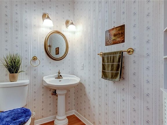 3rd image of 2162 Centerview Ct N