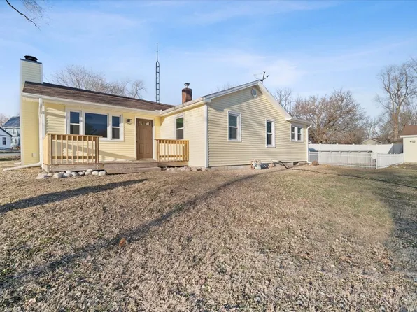202 E Monroe St, Towanda, IL 61776
