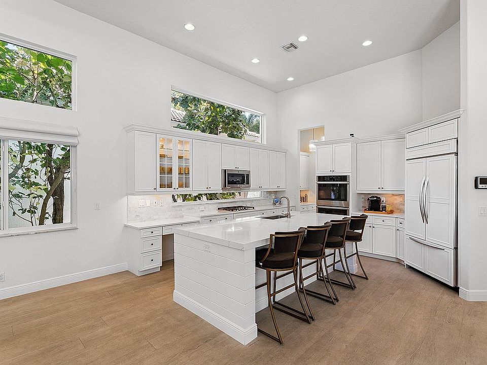 1st image of 128 Abondance Dr