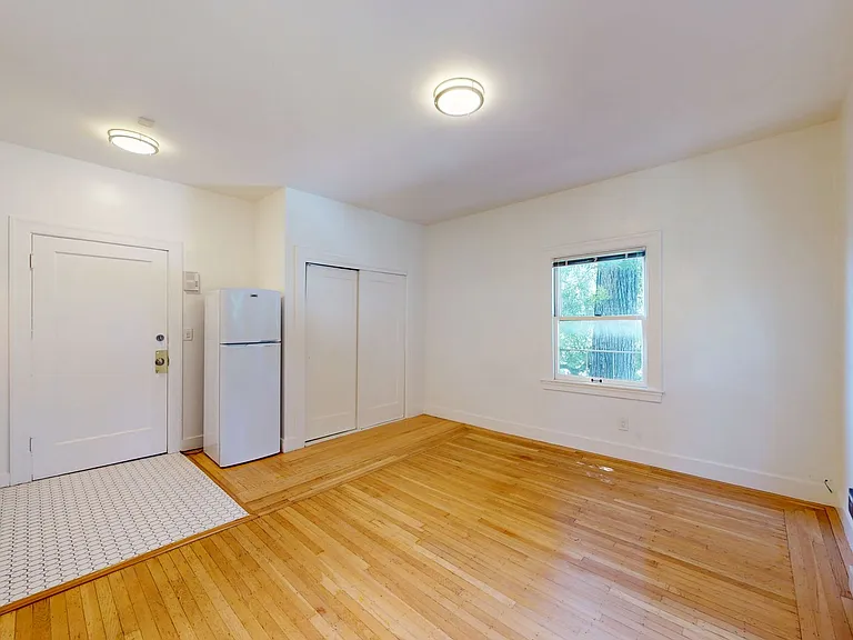 535 41st Street — Photo 6