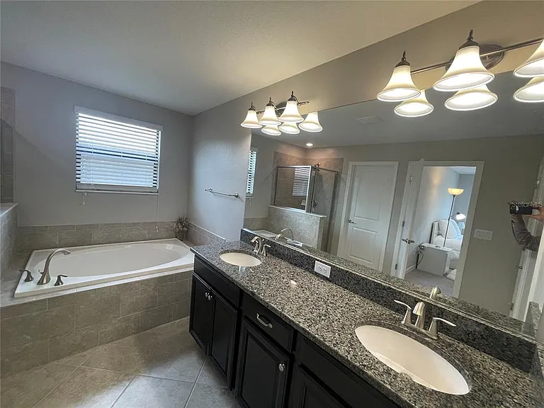 1596 Ludington Ave — Photo 35
