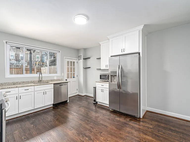 611 Oldham St — Photo 8