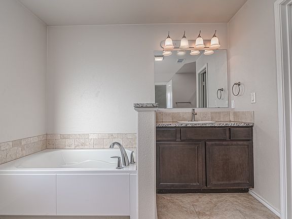 4th image of 6719 Yellow Rose Ct