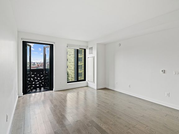 3rd image of 1139 49th Ave APT 815