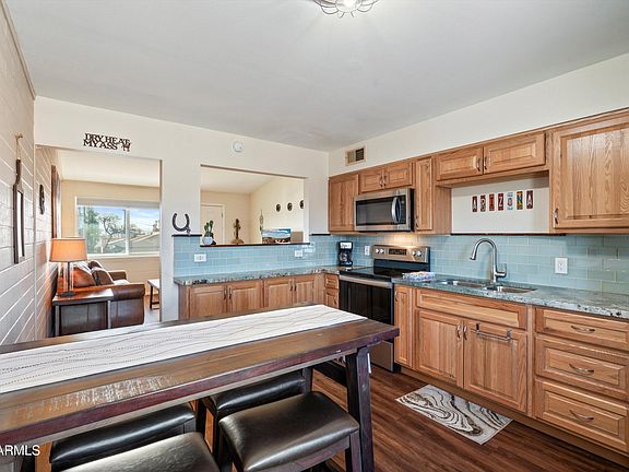3rd image of 1908 W BERRIDGE Lane #11