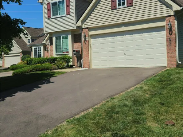 450 Lilly View Ct, Howell, MI 48843
