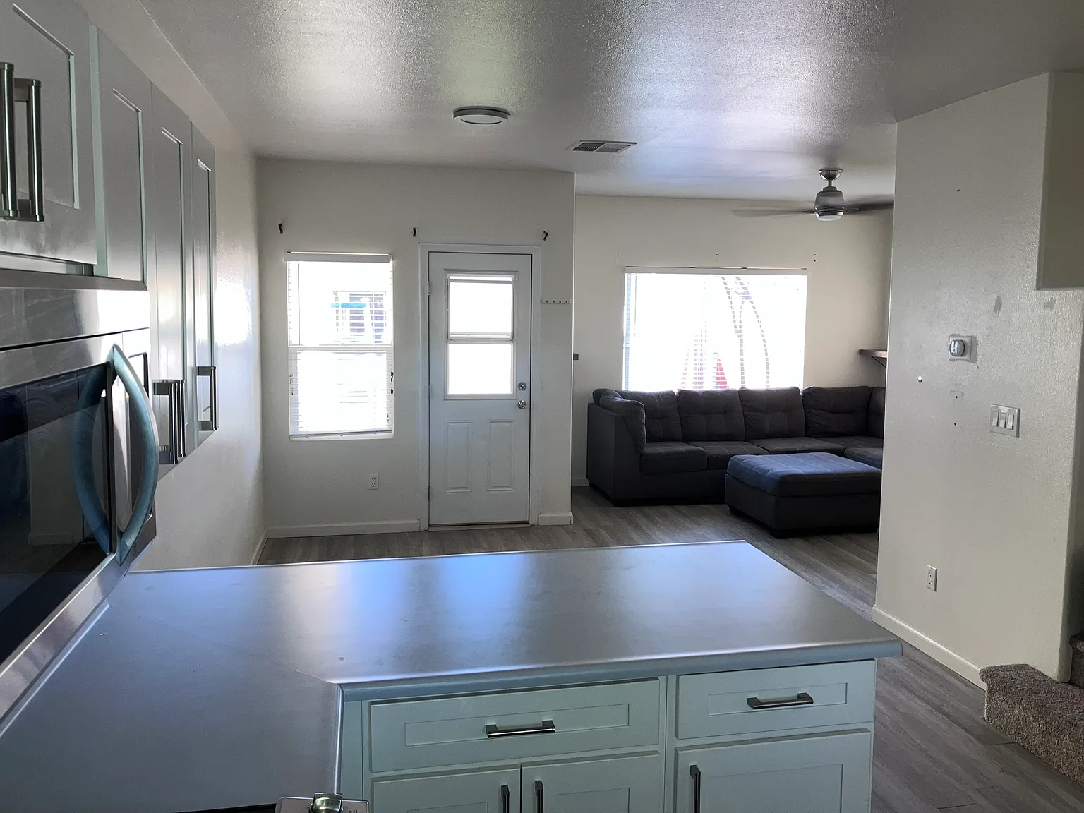 3 bed, 1156 sqft, $3,450 — Photo 3
