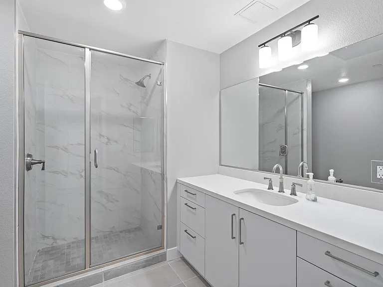 1048 Monroe St #321 — Photo 12
