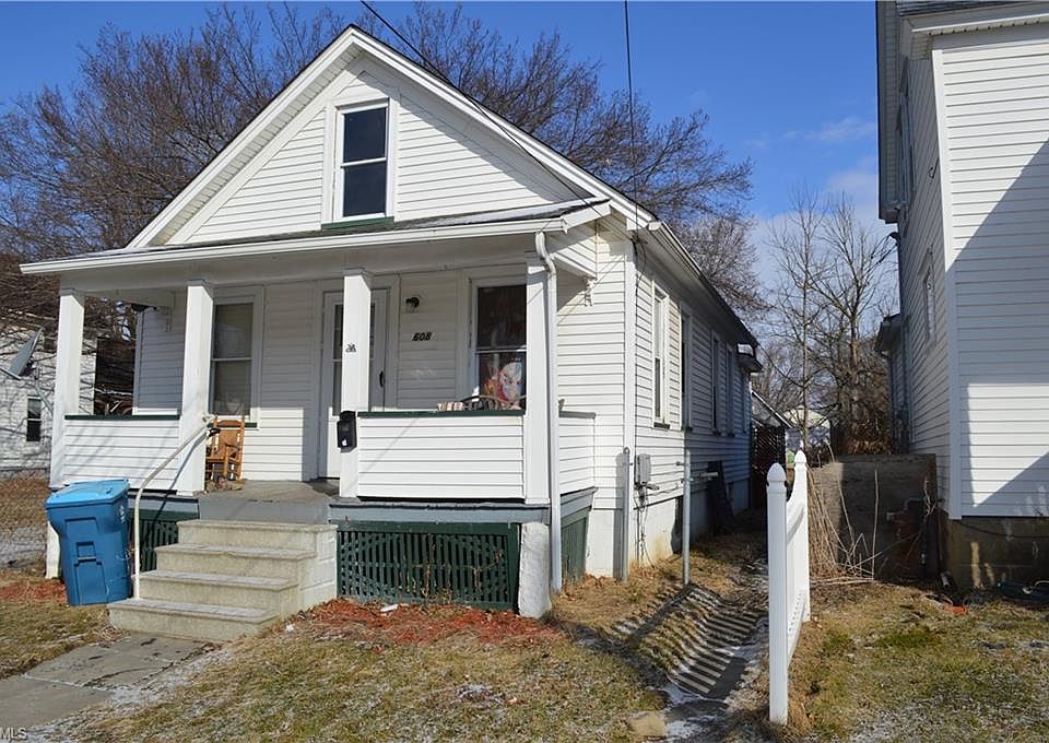 2nd image of 608 W 22nd St
