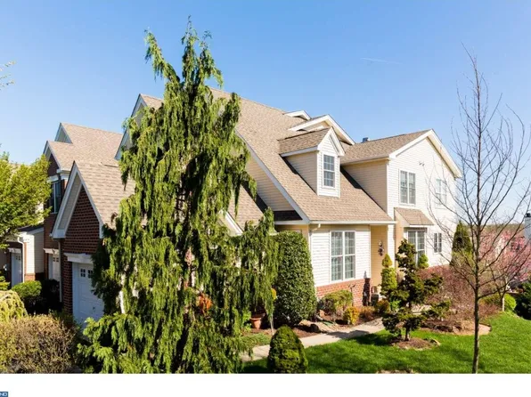 2369 Dorchester St W, Furlong, PA 18925