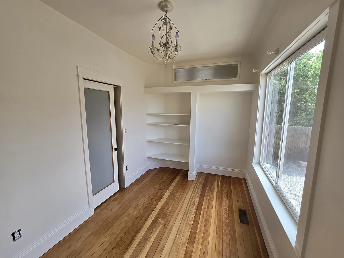 MIDDLE BEDROOM - 2432 Gray St