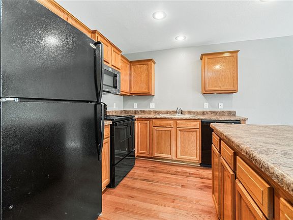 4th image of 2836 W Hillshire Dr