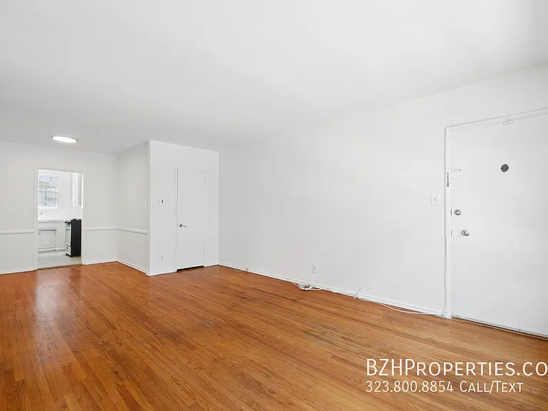 1138 S Sherbourne Dr #3A — Photo 3